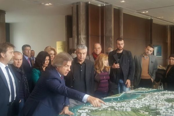 Nevhan Gündüz Dönüşüm Projeleri İle Alakalı Sunumda